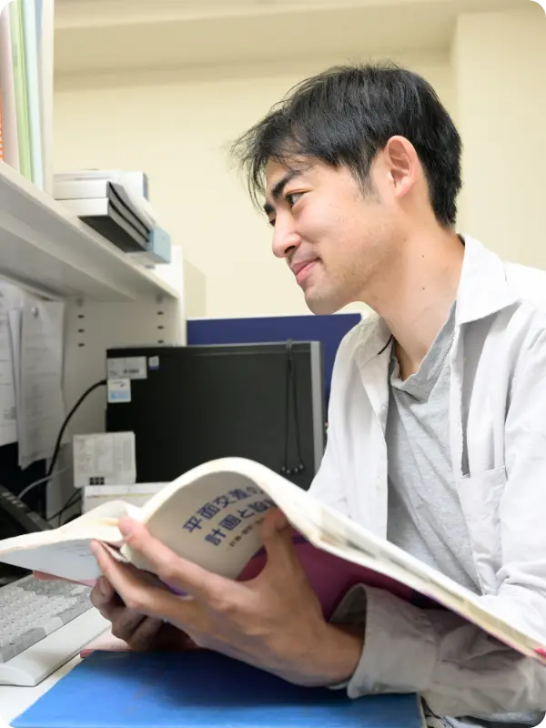 職場での社員の様子